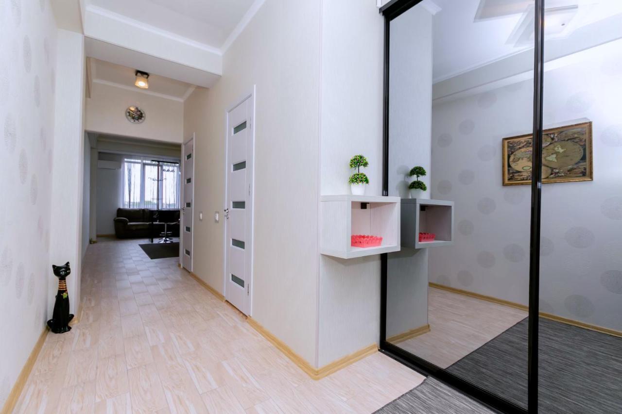Apartament De Lux Cu 2 Camere Si Living Kişinev Dış mekan fotoğraf
